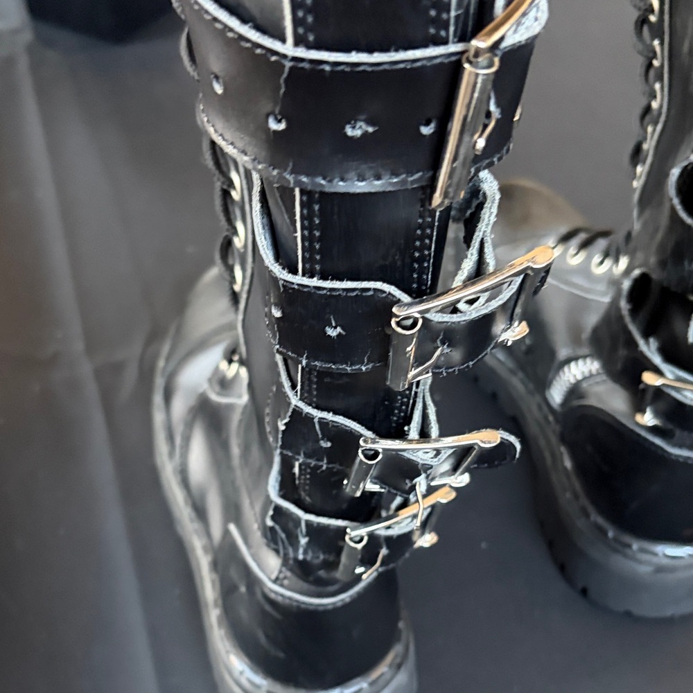 Demonia Knee High Combat Boots Black Lace Up Buckle Goth Punk Alt Women’s 8 - Picture 7 of 15